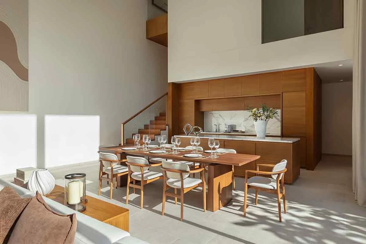 Four-bedroom villa dining room